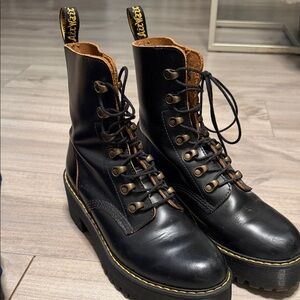 Dr. Martens Leona Vintage Smooth Black Leather